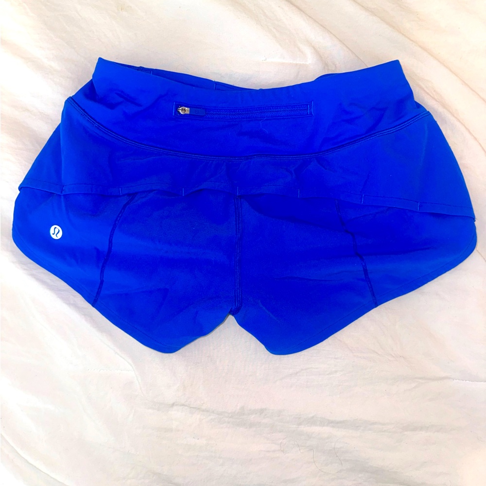 just to small for me!! perfect condition!!! gorgeous blue color